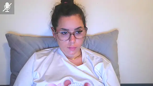 lovelyjulliette - LovelyJulliette's free webcam - UK Sex Cams