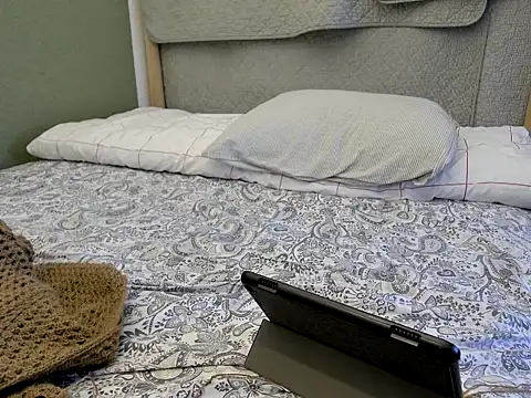 marthabriest (F mature) - dildo ass