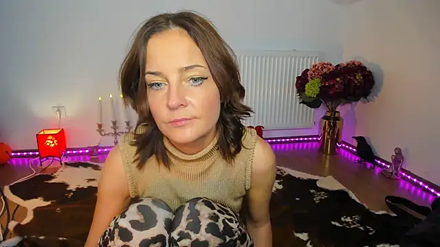 vicioussiren - ViciousSiren's free webcam - UK Sex Cams