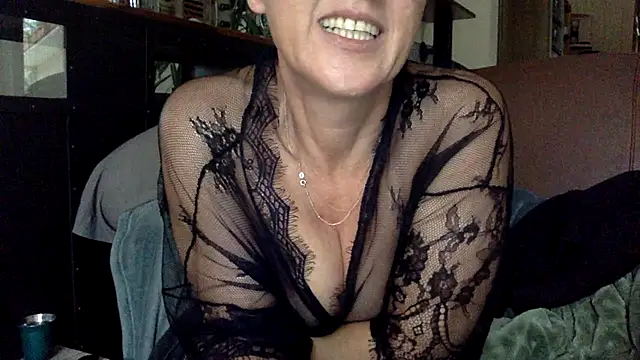 kbimpakt (F mature) - 4 doigts et vidéo pour dernier tipper