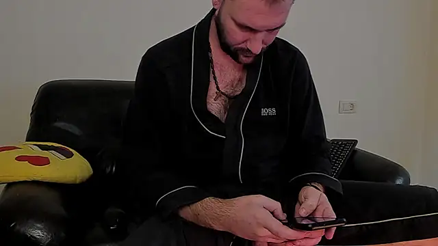 kingmalcom (Ask my age) - cum hard