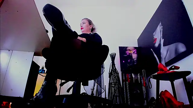 mistressdemisweet - MistressDemisweet's free webcam