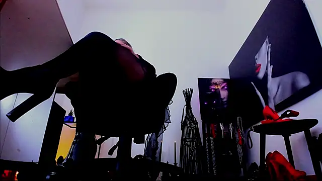 mistressdemisweet (F milf) - On your knees ! You mother fuckers !