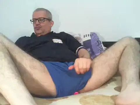 eyess12 (M mature) - VERY SENSITIVE HOLE !!  MAKE ME MOAN !!!