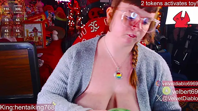 velvetdiablo (F young) - Top off, bobs out bb!