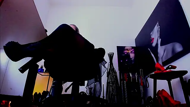 MistressDemisweet from StripChat