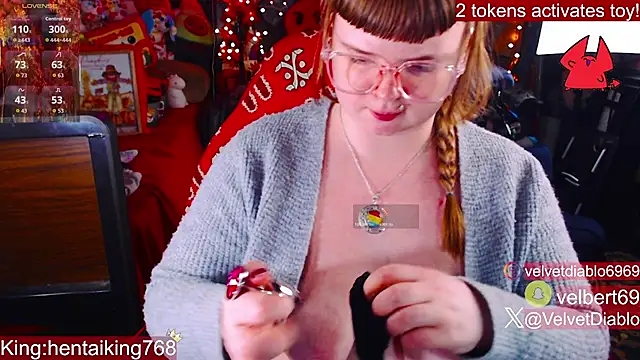 velvetdiablo (F young) - Try out new butt plug 5 min!