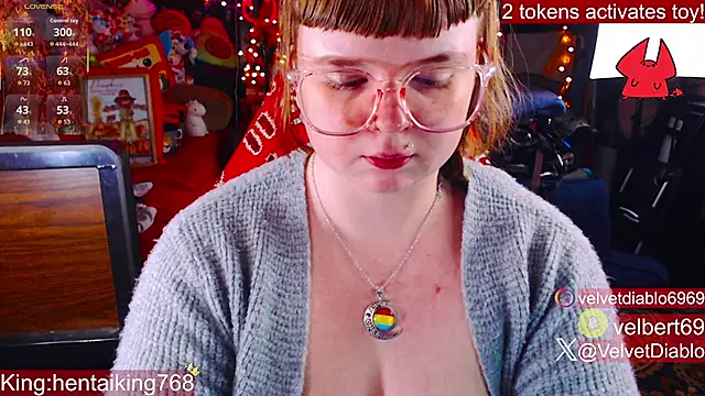 velvetdiablo (F young) - Try out new butt plug 5 min!