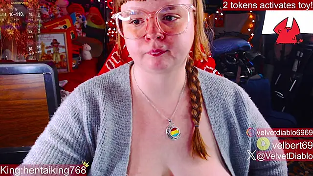 velvetdiablo (F young) - Try out new butt plug 5 min!