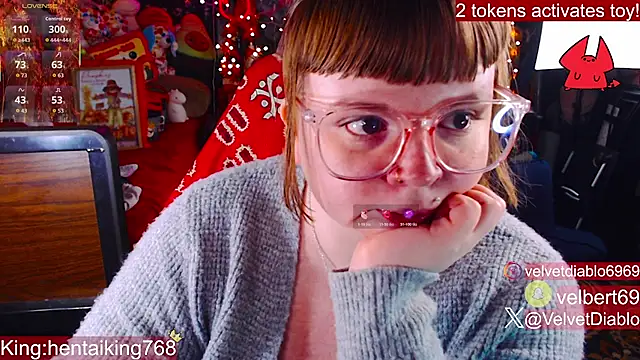 velvetdiablo (F young) - Try out new butt plug 5 min!