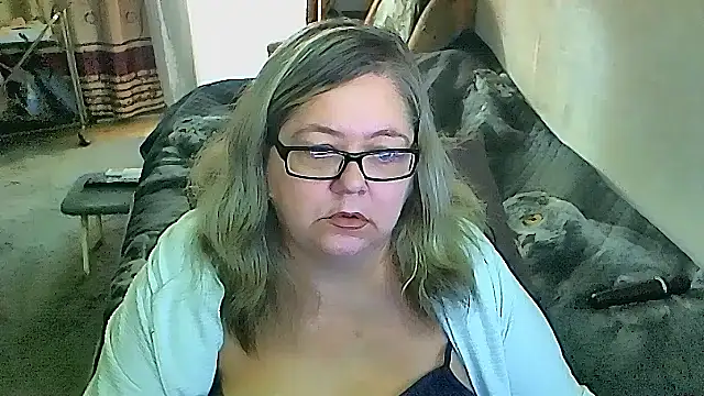 sex2 (F mature) - naked, squirt