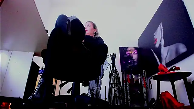 mistressdemisweet - MistressDemisweet's free webcam