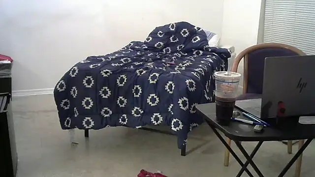 peachestabby147 - Peachestabby147's free webcam