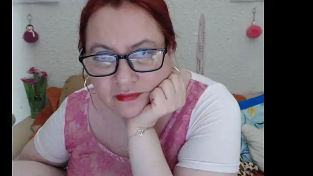 playfullmature (F milf) - blow job