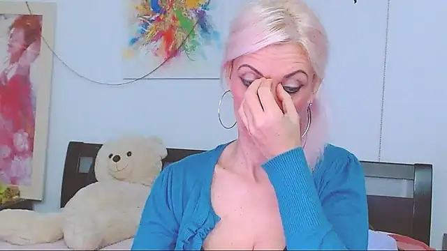 honeylara - HoneyLara's free webcam - UK Sex Cams