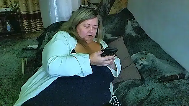 sex2 (F mature) - naked, squirt