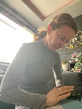 annikarose (F milf) - Naked orgasm