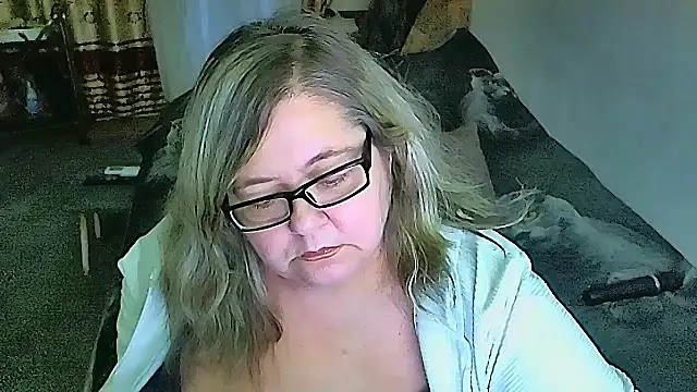 sex2 (F mature) - naked, squirt