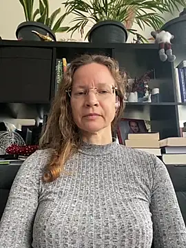 annikarose (F milf) - Naked orgasm