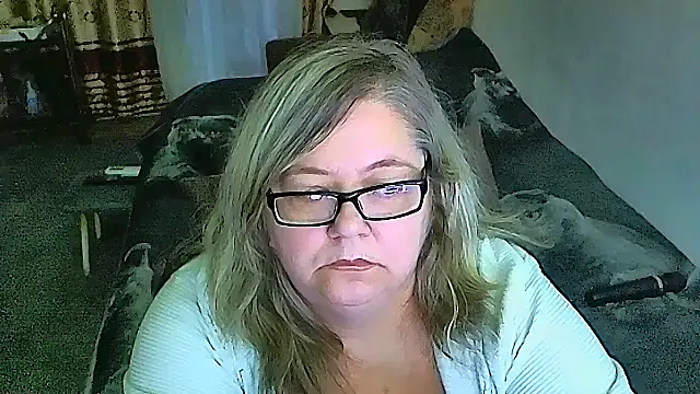 sex2 (F mature) - naked, squirt