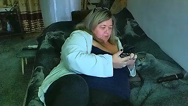 sex2 (F mature) - naked, squirt