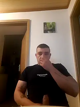 konj12300 - Konj12300's free webcam