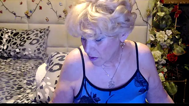 happywomanon (Ask my age) - be my real gentl.and make me cum