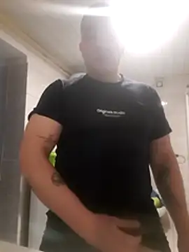 konj12300 (M young) - Shower