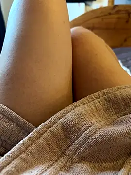 sweetmystery1 - Sweetmystery1's free webcam