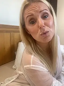 madamlillyrose (F milf) - Control dom 3 mins