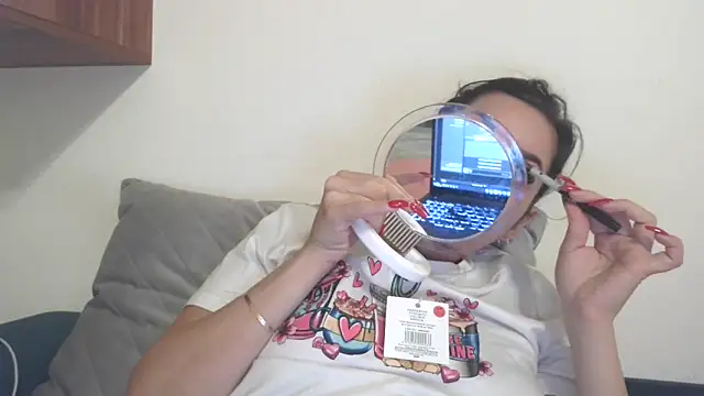 lovelyjulliette - LovelyJulliette's free webcam