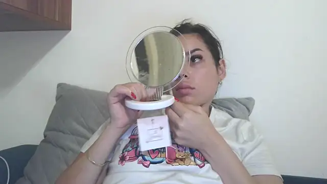 lovelyjulliette (F young) - oil on the boobs