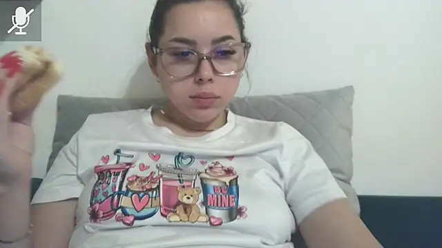 lovelyjulliette (F young) - spanck ass