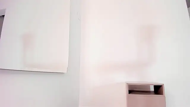 angellit_afrodita_ (F young) - 👅 Lick finger slowly