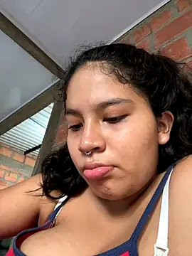 moncerrat_luna (F teen) - Fuck pussy +cum