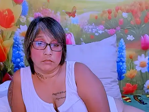 indianroxy (F milf) - all up to you