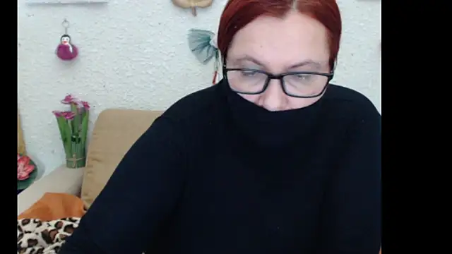 PlayfullMature's Stripchat show and profile