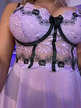 KirstieVegas's Stripchat show and profile