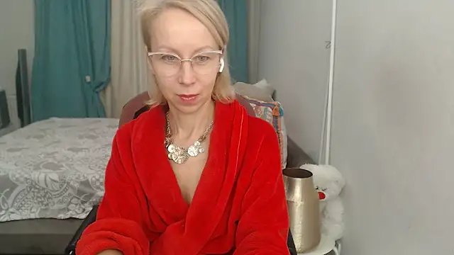 LuxuryNika's Stripchat show and profile