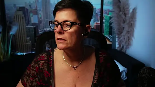 ninarandmann's Stripchat show and profile