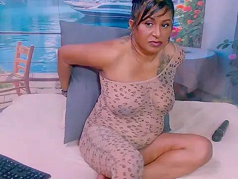 indiansparkle (F mature) - common you horny fucker lets fuck :lol: