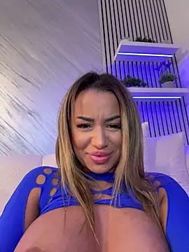 KirstieVegas's Stripchat show and profile