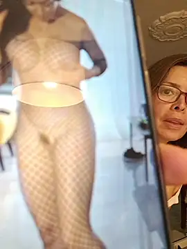 karina_warthon (F milf) - 🤔