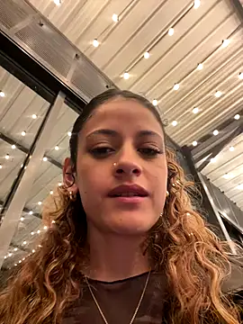 alana15's Stripchat show and profile