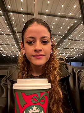 alana15's Stripchat show and profile