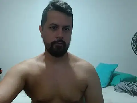 triistan_king10 - TRIISTAN_KING10's free webcam - UK Sex Cams