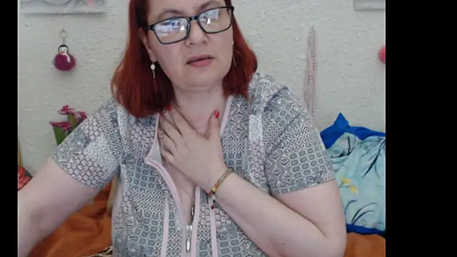 playfullmature (F milf) - blow job