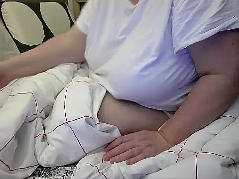 marthabriest (F mature) - dildo ass