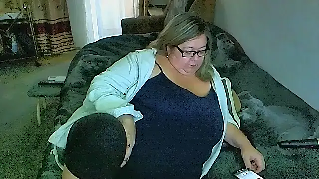 sex2 (F mature) - naked, squirt