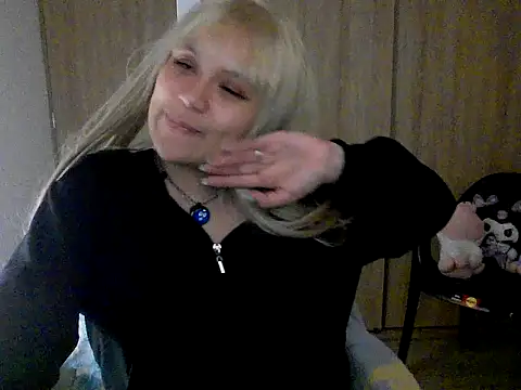 littlec4ke (F teen) - Dildo + lush penetrating